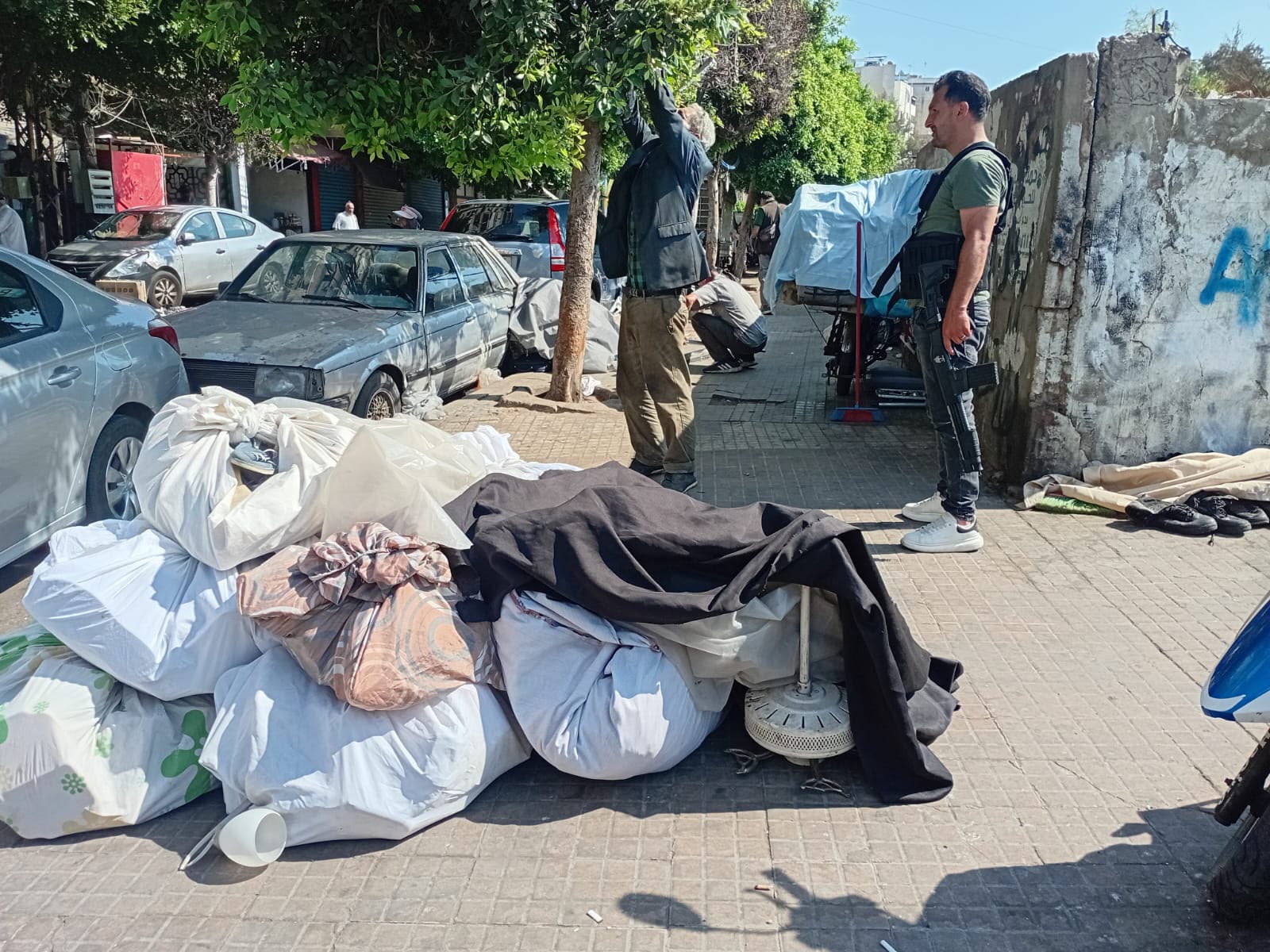 حملة لإزالة التعديات في منطقة صبرا