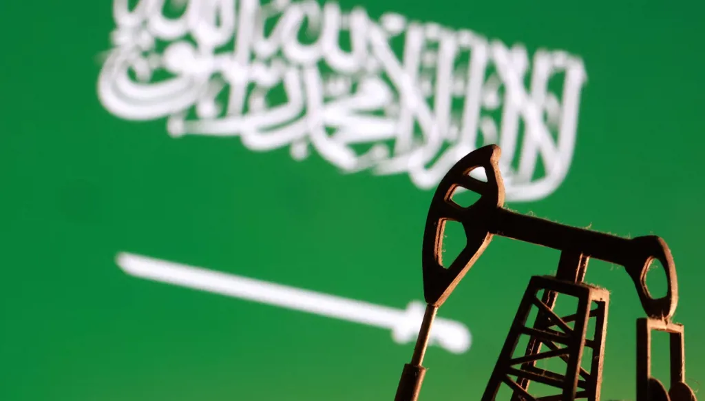 بعد ثلاثة أشهر من حرب إيران: الأنشطة النفطية في السعودية تهبط بنحو الثلث