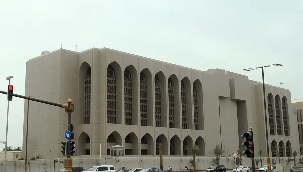 اس اند بي: بنوك الإمارات والسعودية تقود نمو الائتمان الخليجي وسط تصعيد هرمز
