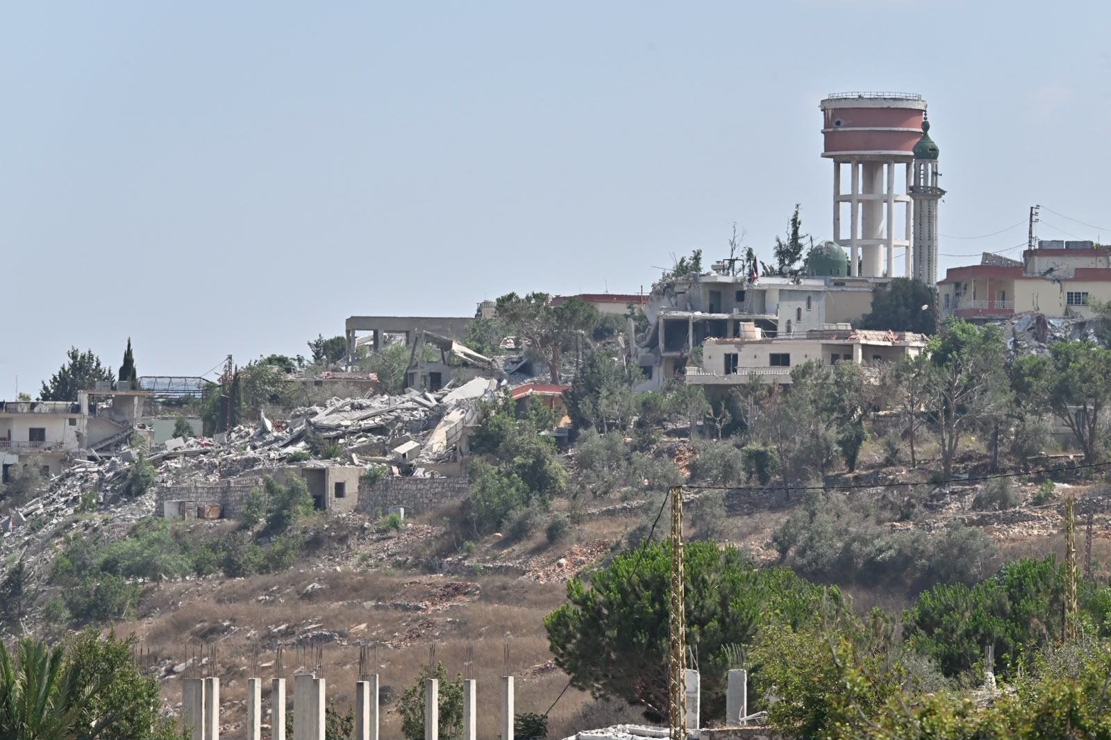 بلدة فرون (حسام شبارو).