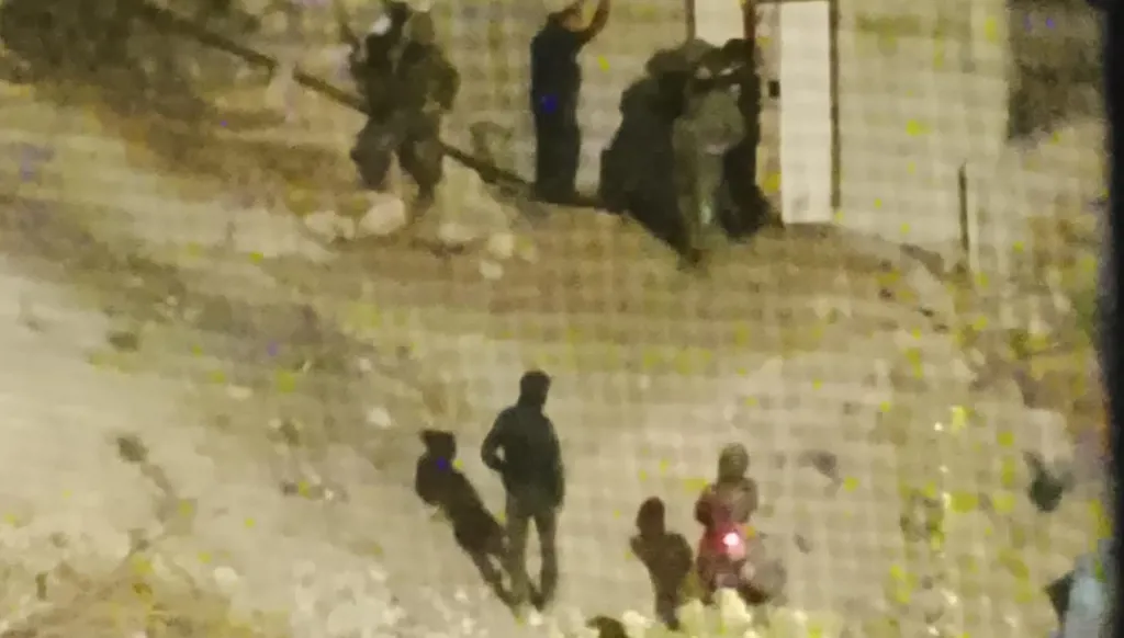 مستوطنون يقتلون فلسطينيين في هجوم على دير جرير شمال رام الله (فيديو)