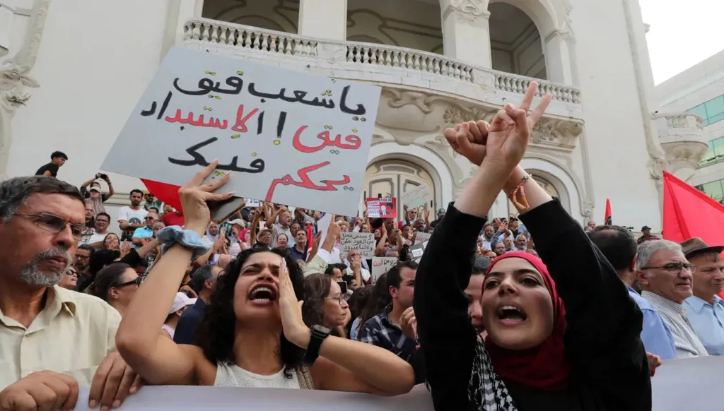 5 سنوات قلبت تونس... ماذا بقي من نظام ما بعد الثورة؟