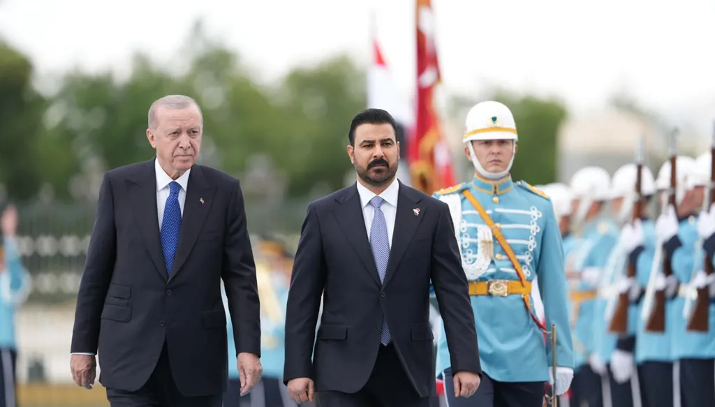 الرئيس التركي رجب طيب أردوغان ورئيس الوزراء العراقي علي الزيدي (واع).