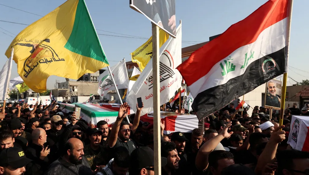 حرب إيران تهزّ التقارب السوري – العراقي... النفط يعبر والفصائل تُهدّد المسار