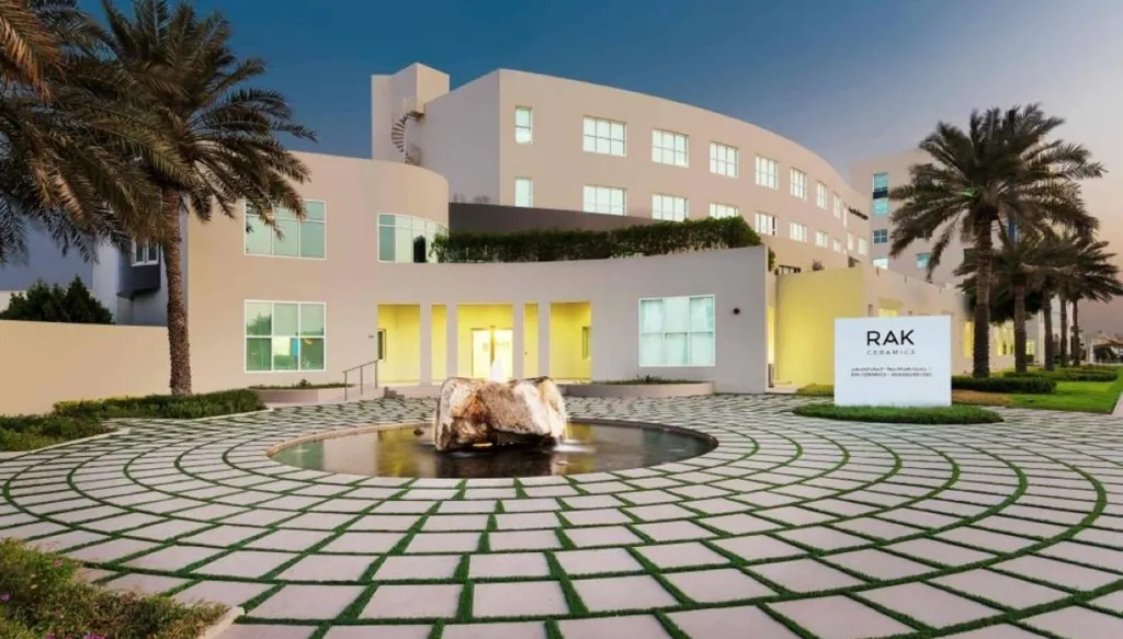سيراميك رأس الخيمة تحوّل إغلاق هرمز إلى مكسب في الهامش خلال الربع الثاني