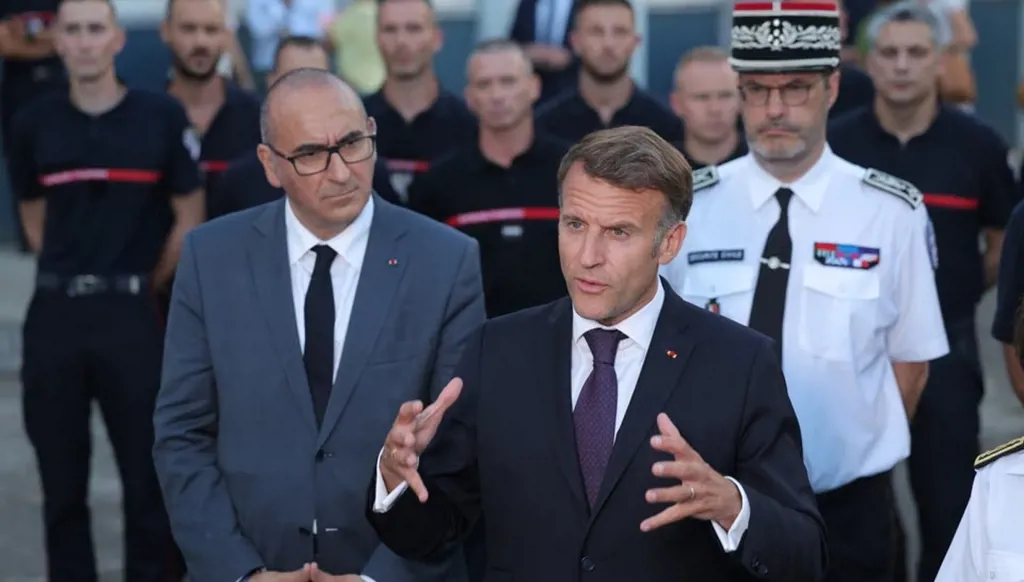 الرئيس الفرنسي إيمانويل ماكرون خلال زيارة إلى بوردو، 27 تموز/يوليو 2026. (أ ف ب)