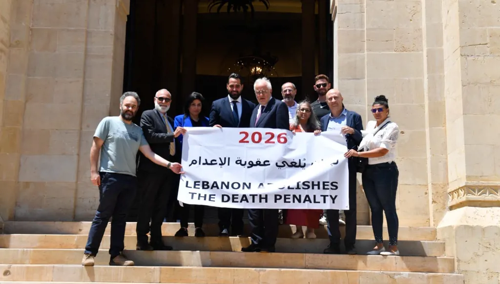 من أمام مجلس النواب بعدسة الزميل حسام شبارو بعد إقرار قانون إلغاء عقوبة الإعدام