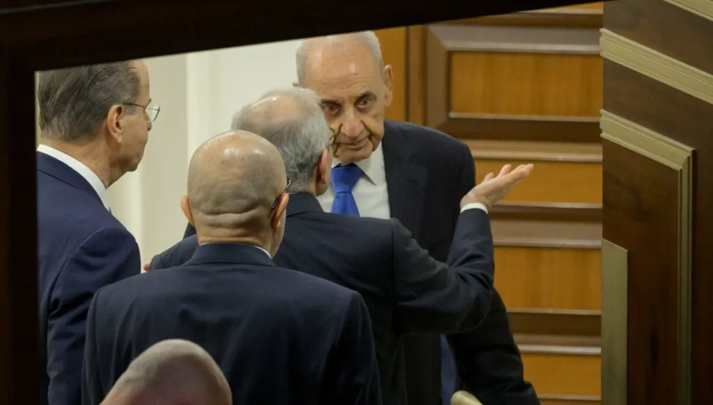 العفو يخرج من مدخنة صفقة تشريعية - سياسية... كليرفيلد في بيروت على وقع التجريف جنوباً
