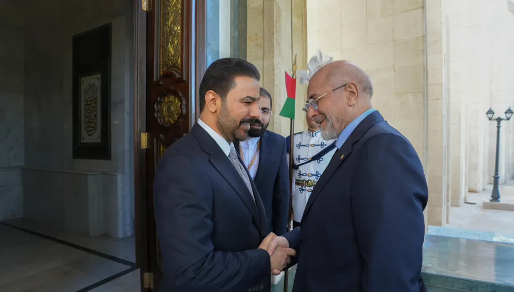  الزيدي يستقبل رئيس مجلس الشورى الإيراني. 