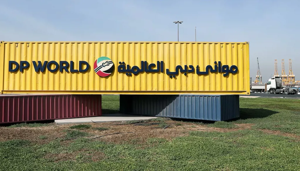 ميناء طرطوس... رهان "موانئ دبي" على ممر تجاري إقليمي جديد