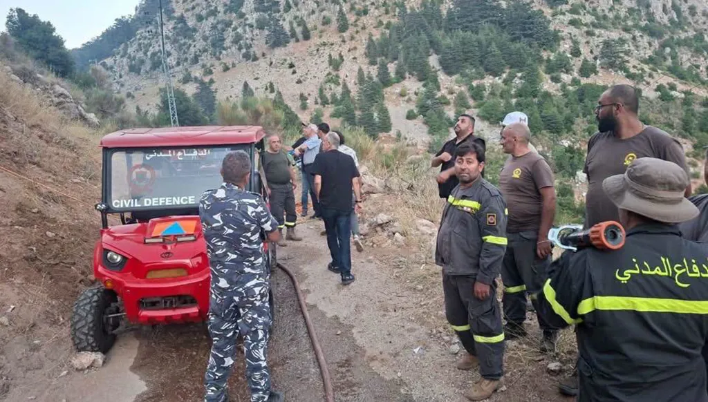 السيطرة على الحريق في جرود البترون وإنهاء عمليات التبريد (صور)