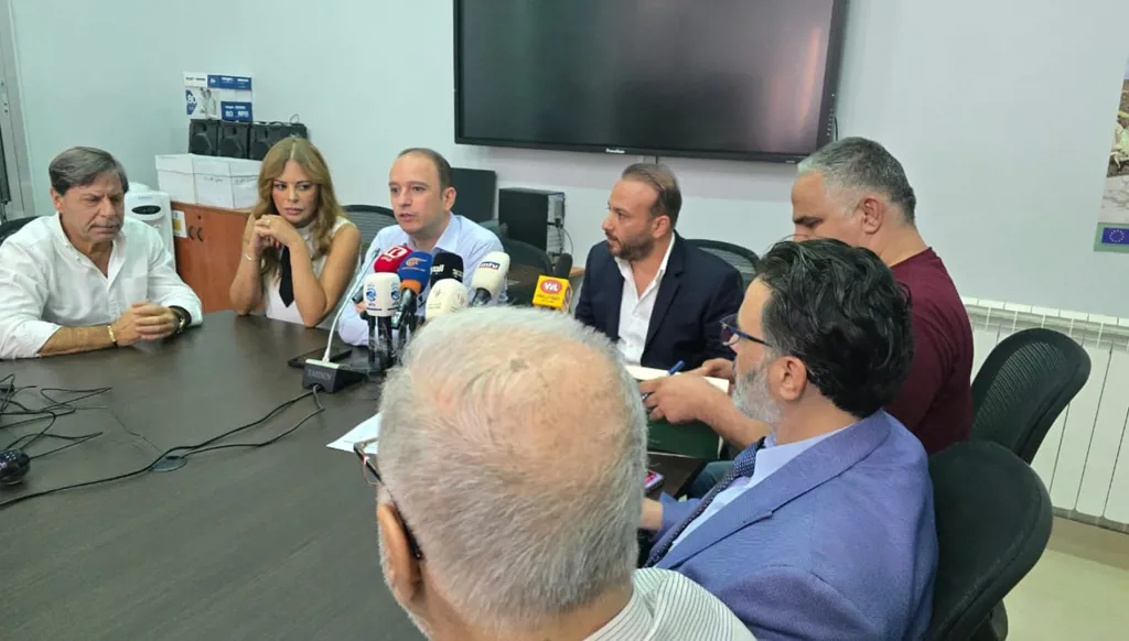 جانب من المؤتمر الذي عُقد في مركز إدارة الكوارث والأزمات بمحافظة بعلبك الهرمل (لينا إسماعيل). 