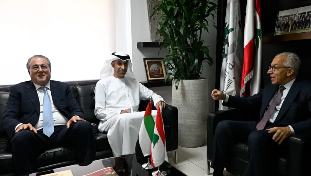 الوزير البساط مستقبلا الوفد الاماراتي 