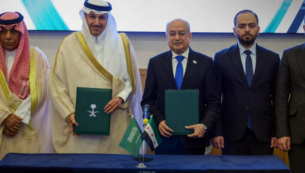 سوريا والسعودية توقعان مذكرتي تفاهم لتطوير النقل البري والسكك الحديدية