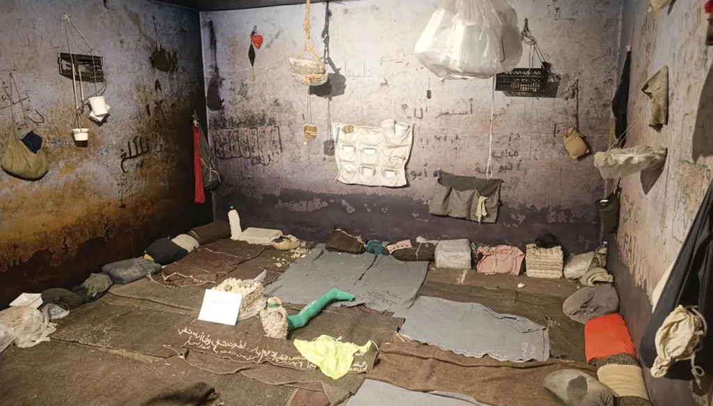 بالفيديو - "حين تتكلم الجدران": "النّهار" في متحف صيدنايا... ورواية معتقل سابق