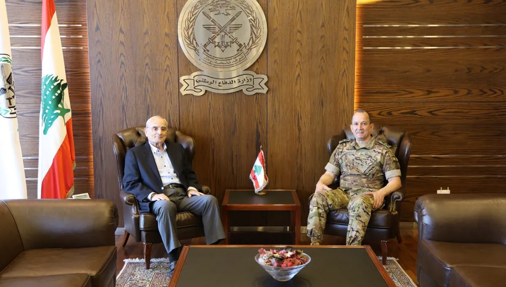 جنوب لبنان وزيارة إيطاليا بين وزير الدفاع وقائد الجيش