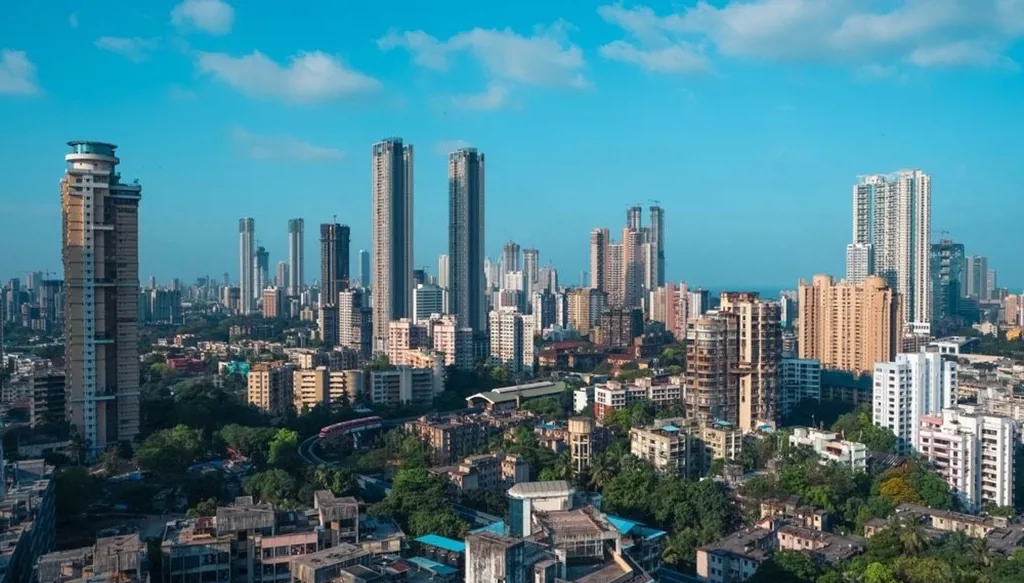 مستثمرون بينهم هيئة أبوظبي يضخون ملياري دولار في صندوق هندي