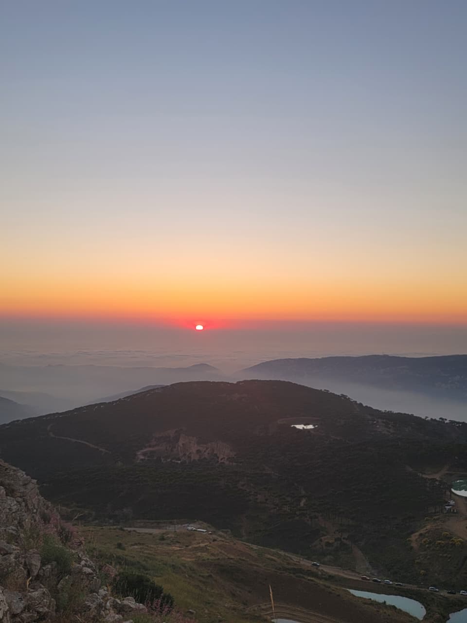 مغيب الشمس في قرنايل (تصوير: الزميلة أديبة قصاب)