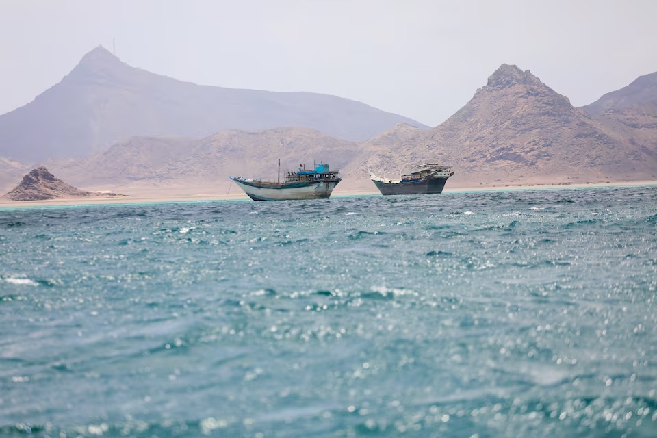 سفن بالقرب من مضيق هرمز.(رويترز)