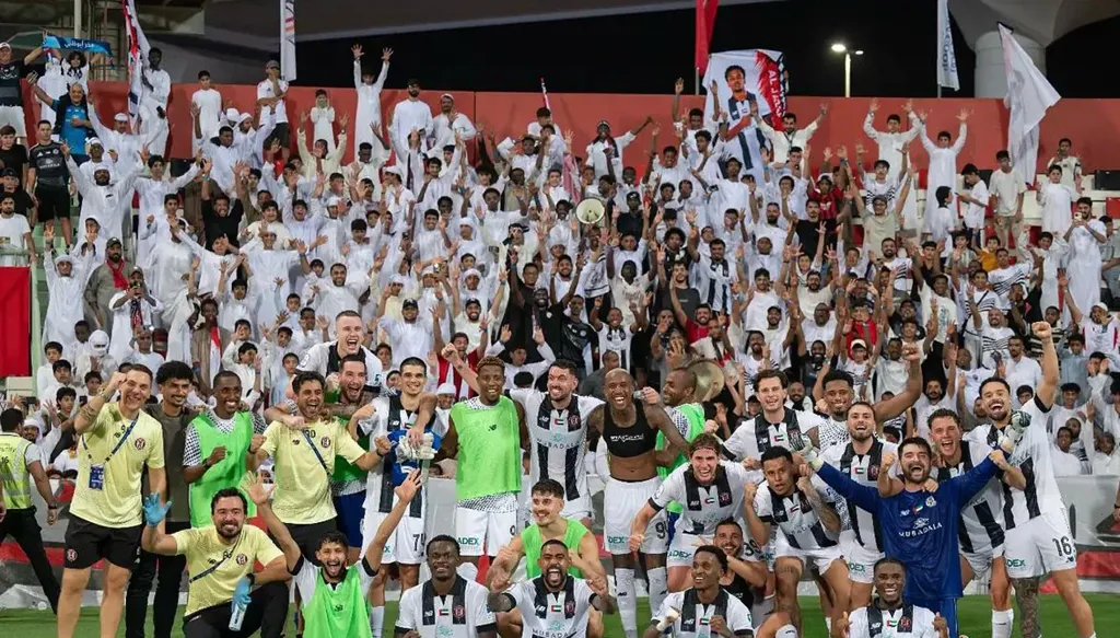 الجزيرة يقلب القمة ويعلن نفسه منافساً جدياً على اللقب