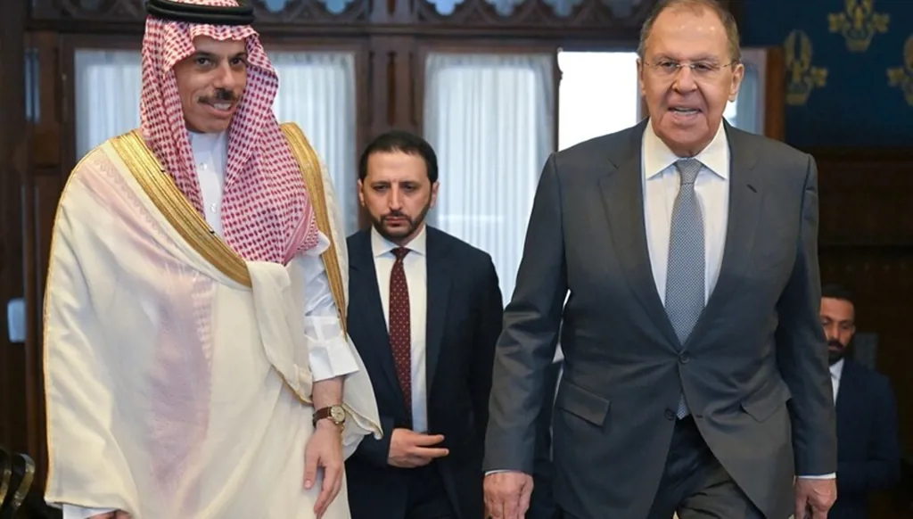 لافروف لنظيره السعودي: روسيا مستعدة للوساطة في الشرق الأوسط