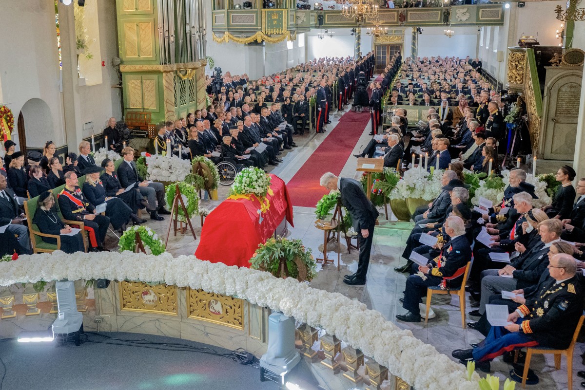 من جنازة الملك هارالد الخامس. (أ.ف.ب)