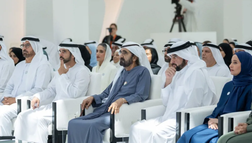 محمد بن راشد: أريد أن تكون حكومة الإمارات أفضل حكومة في العالم (صور)