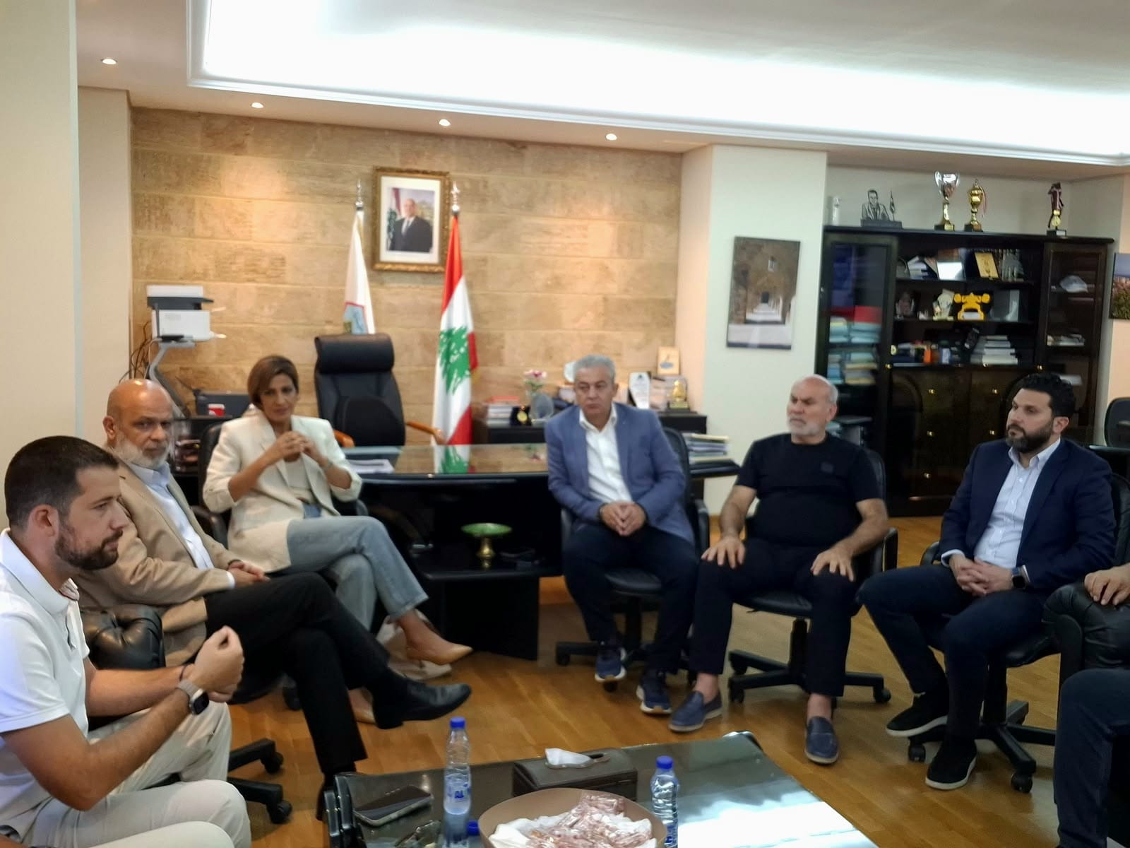 وزيرة البيئة تمارا الزين تجتمع مع رؤساء بلدية صيدا واتحاد بلديات صيدا الزهراني. (أحمد منتش)