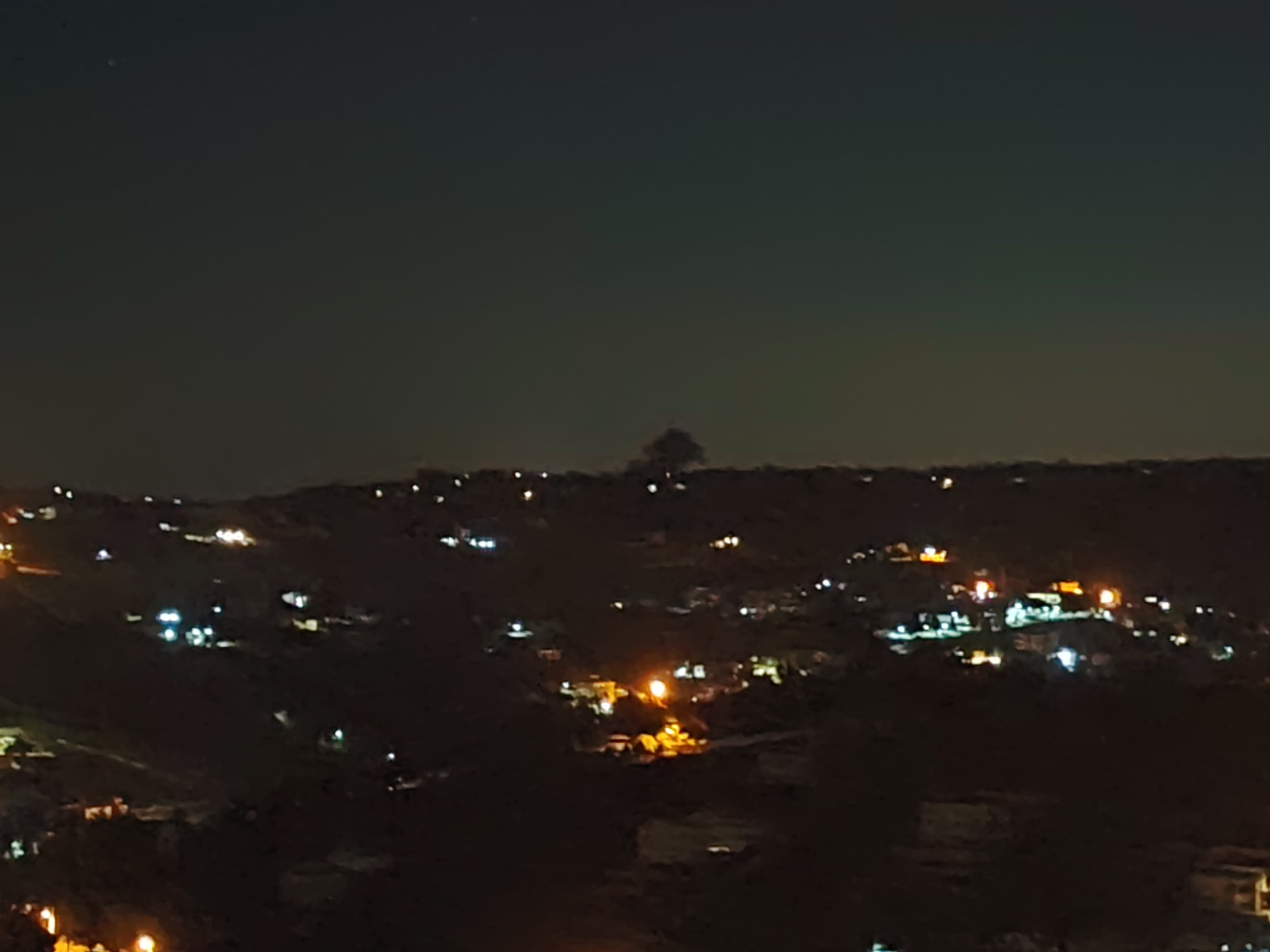 تفجير إسرائيلي يستهدف بلدة بيت ياحون في قضاء بنت جبيل. (صورة متداولة)
