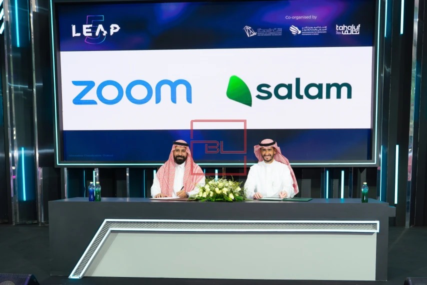عبدالله الخرمي الرئيس التنفيذي للأعمال في اتحاد سلام مع مهند الكلش نائب الرئيس التنفيذي في زووم لمنطقة الشرق الأوسط وشمال أفريقيا وباكستان وتركيا (الشركة)
