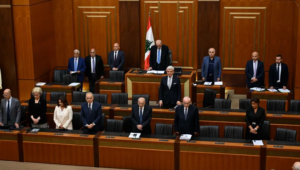 هؤلاء سيحمون الوطن من حرب أهليّة... هزُلت!