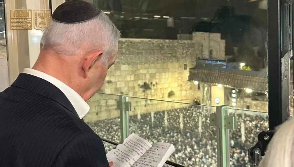 نتنياهو يقتحم أنفاق "حائط البراق" في القدس: لا يمكن لأحد أن يكون هنا غيرنا (فيديو)