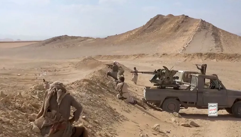  مقاتلون حوثيون في محافظة الجوف اليمنية (رويترز). 
