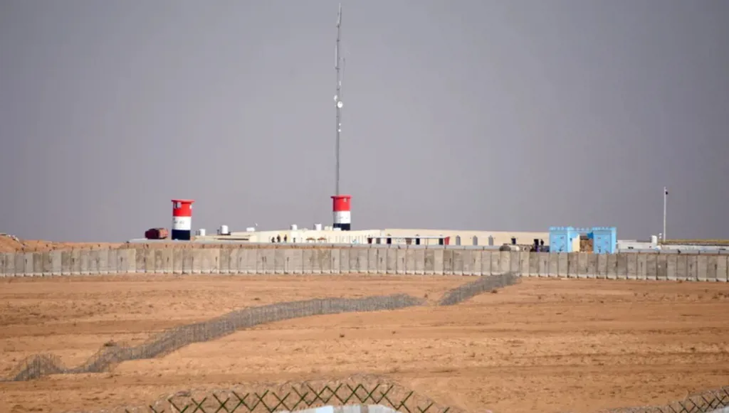 بدء نقل شحنات بنزين برّاً إلى العراق بعد وصولها إلى سوريا