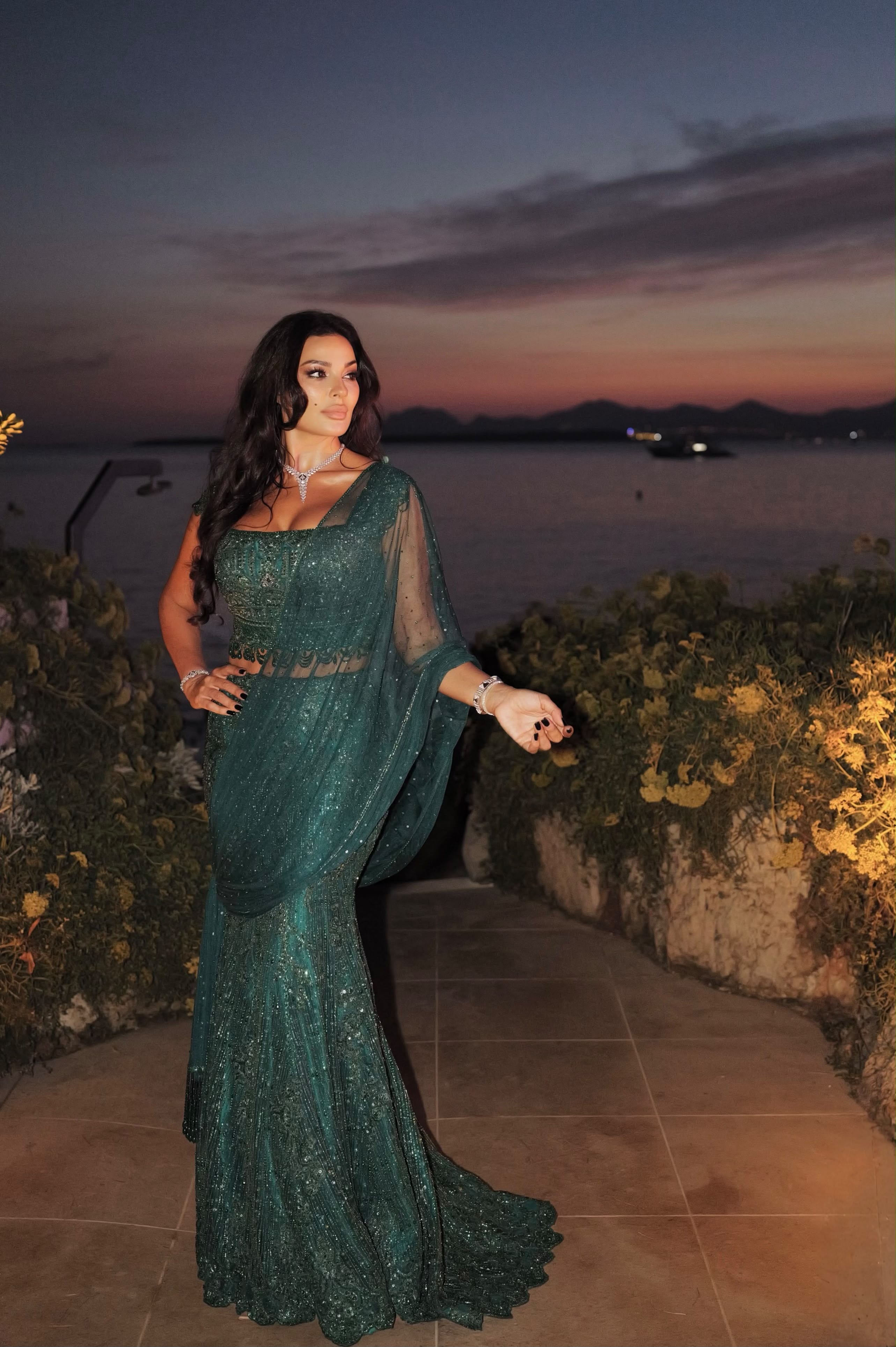 نادين نسيب نجيم بلوك هندي في ليلة الحنّة الخاصة بمصممة الأزياء العالمية تمارا رالف (المكتب الإعلامي)