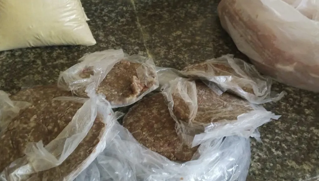 ملاحم في بيروت تبيع لحوماً مجمّدة على أنها طازجة... وبلدية العاصمة تتدخل