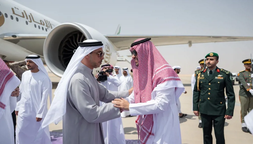 وزير الدفاع السعودي يلتقي في الرياض نائب رئيس الإمارات