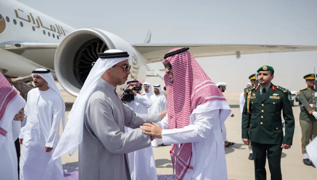 خلال استقبال نائب رئيس الإمارات في مطار الملك خالد الدولي (وام).