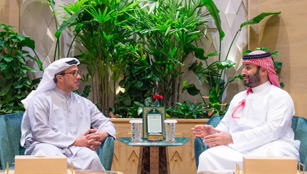 الأمير محمد بن سلمان يلتقي الشيخ منصور بن زايد في الرياض ويستعرضان أوضاع المنطقة (واس). 
