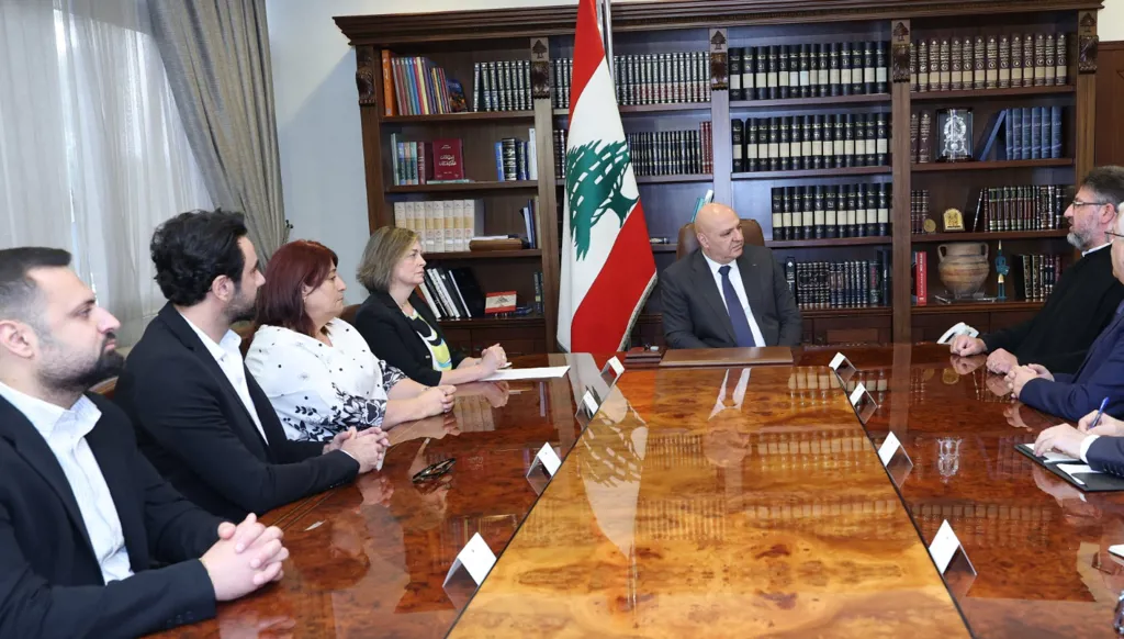 عون لوفد بلدية دير ميماس: الدولة ستبقى إلى جانب أبناء الجنوب
