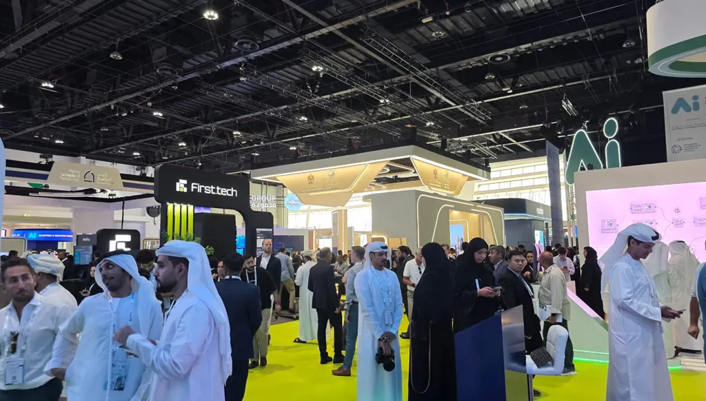 قمة أبوظبي... وزير الاستثمار الإماراتي: نستهدف توسيع نطاق شركات الذكاء الاصطناعي وتوفير وظائف عالية القيمة