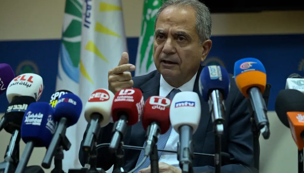  وزير الطاقة اللبناني، جو الصدي (نبيل إسماعيل). 