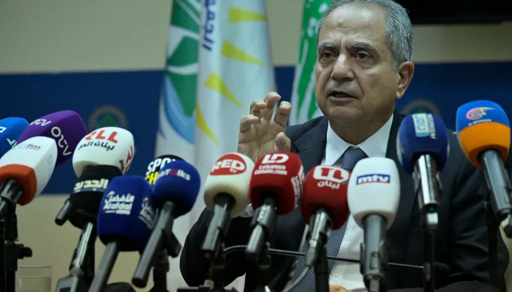 وزير الطاقة اللبناني، جو الصدي (نبيل إسماعيل).