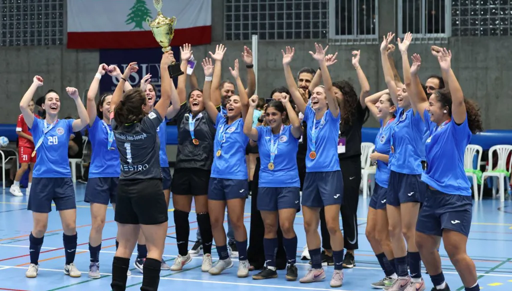 جامعة القديس يوسف بطلة لدوري السيدات في كرة القدم للصالات