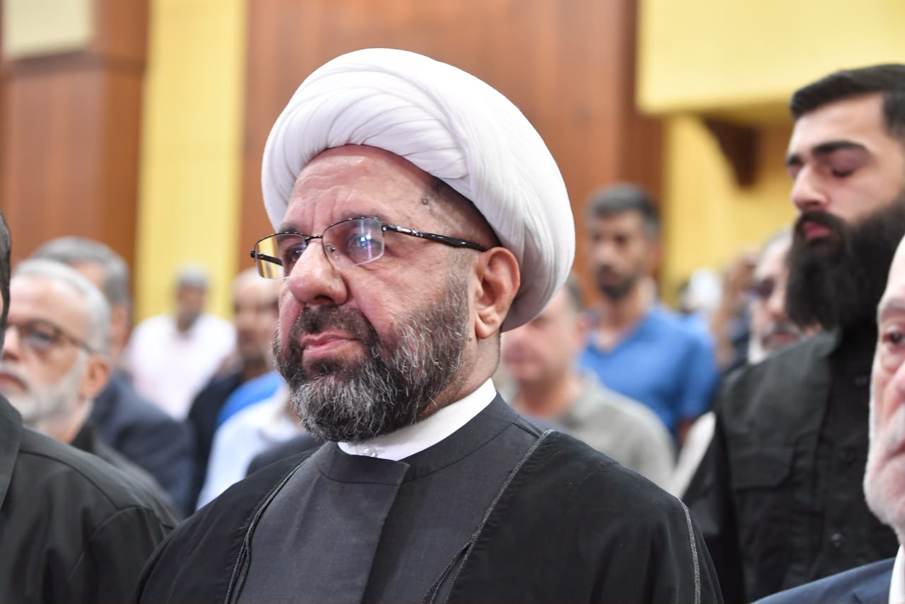  الشيخ علي دعموش (حسام شبارو). 