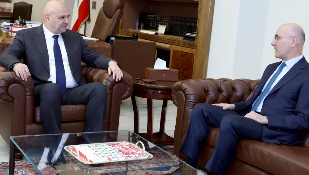 الحجار يطلع عون على الإجراءات الأمنية: تعزيز الانتشار في بيروت والجنوب