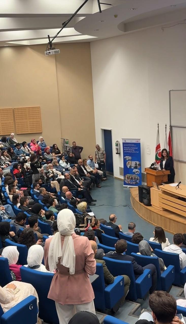 من المشاورات الوطنية والإقليمية بشأن الاستراتيجية الوطنية للشباب في لبنان. (وكالات)