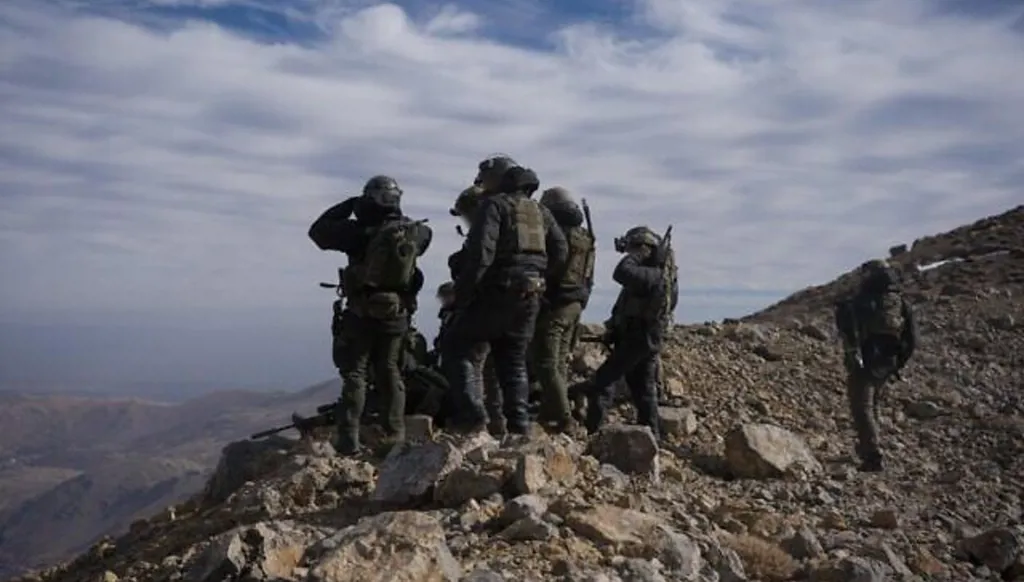 عناصر من الجيش الإسرائيلي في جبل الشيخ (انترنت).