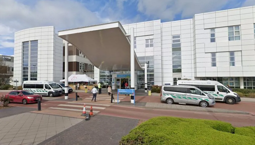 بينهم طفل... طبيب بريطاني يعتدي جنسياً على 38 من مرضاه!