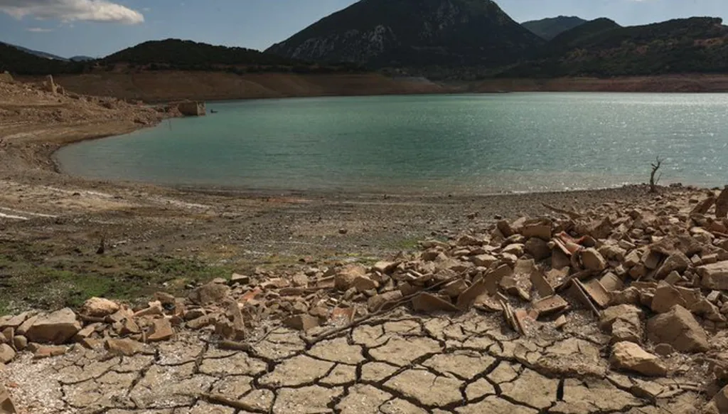 اليونان تعلن حالة طوارئ مائية!